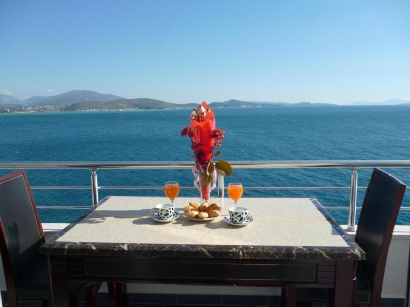 Beautifull Holiday Apartment Edlira - Image 1