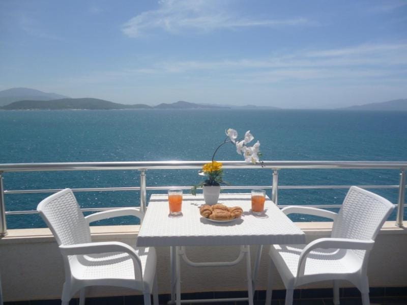Beautifull Holiday Apartment Larisa - Image 1