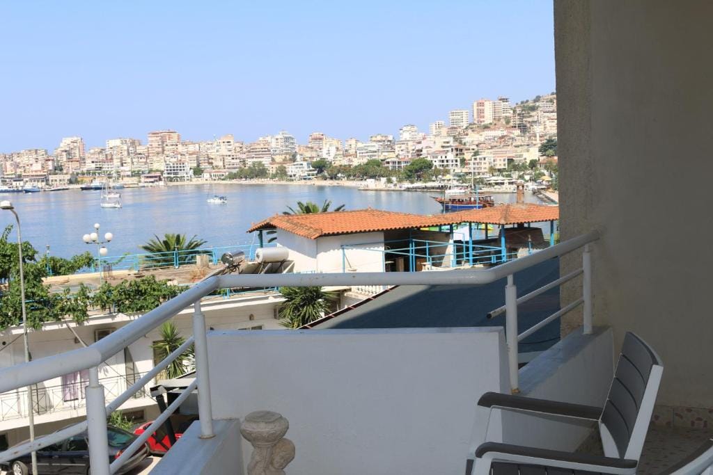 Robin Sea View Apartment - Image 1