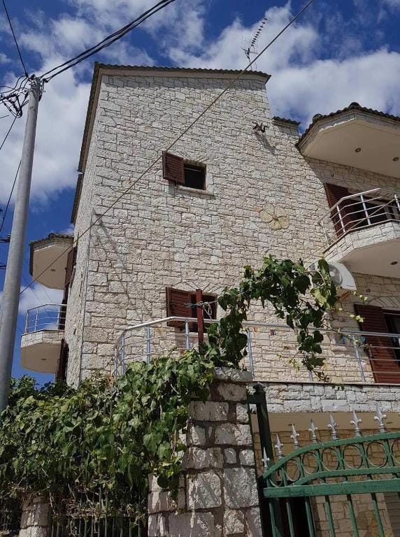 Eglent’s tourist house - Image 1