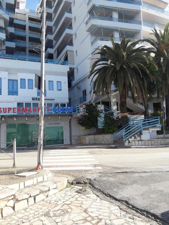 Meni’s family apartament - Image 1