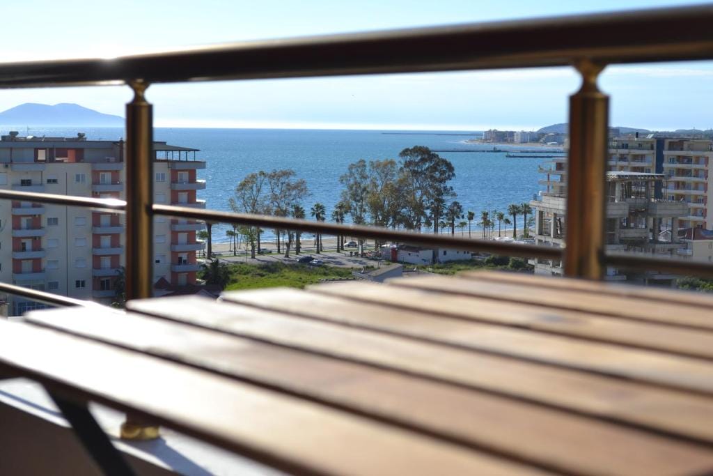 Vlorë Seaview Studio Apartment &#038; Box Garage