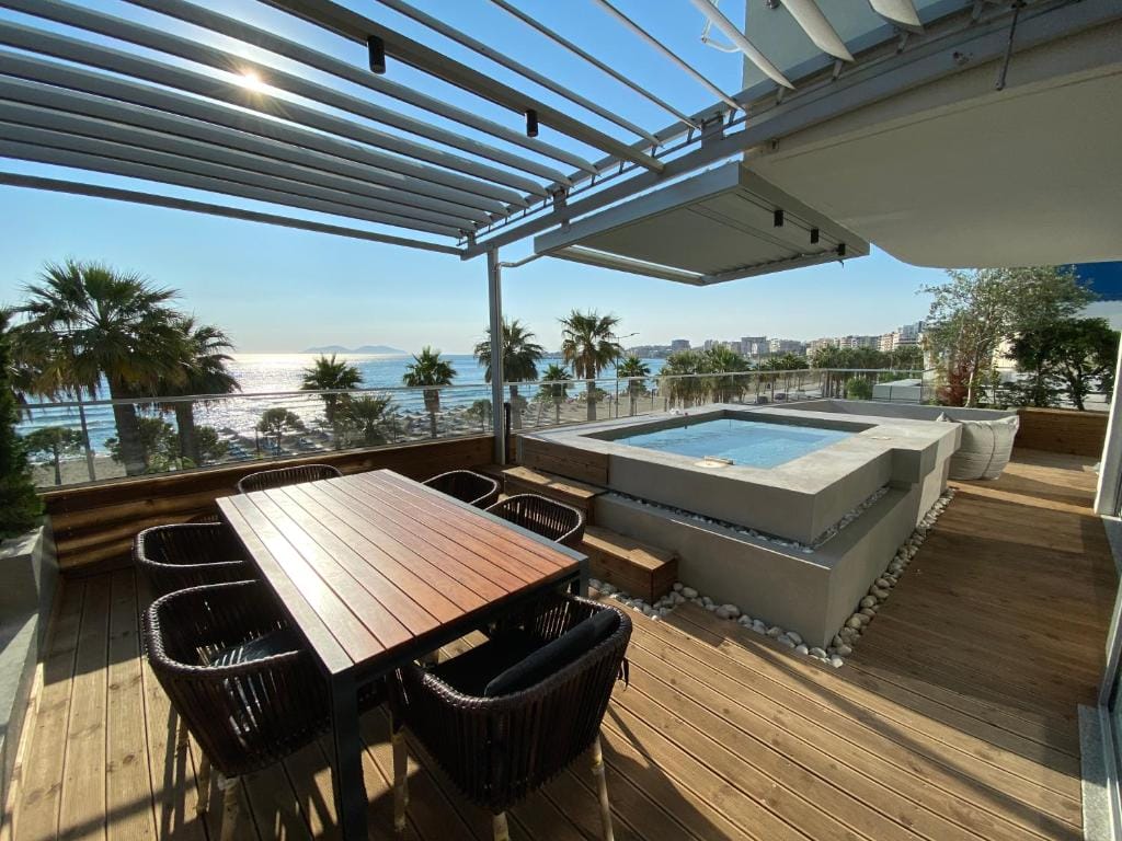 Belleview Apartment 2 - Image 1