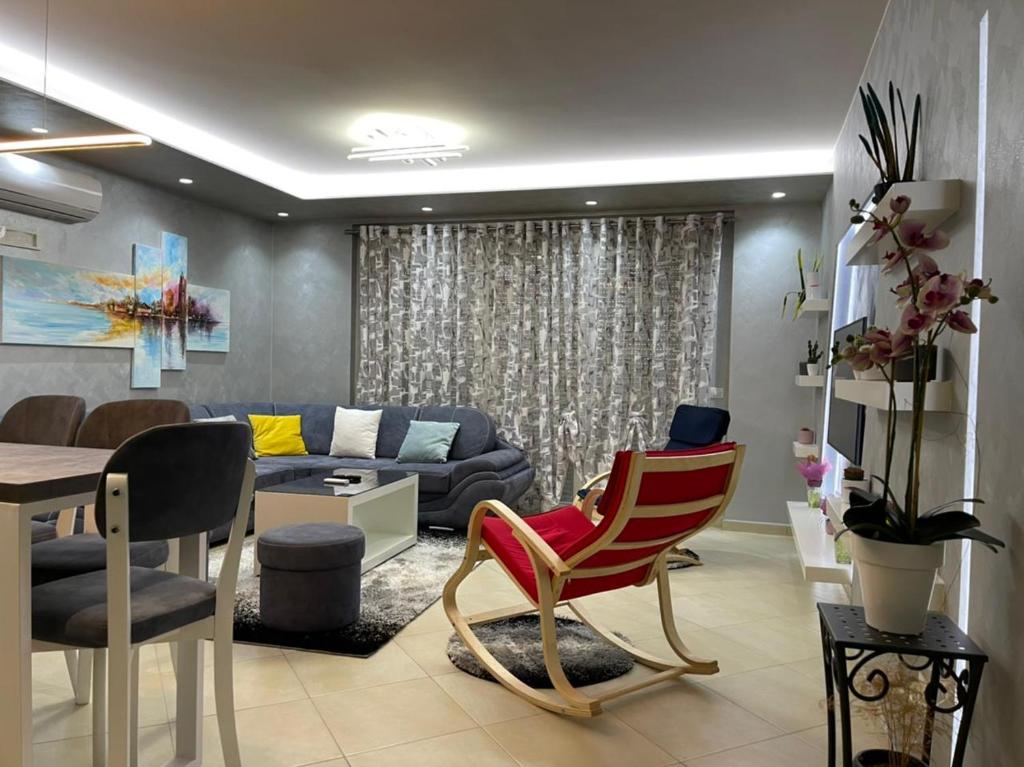 Eldi’s Apartments - Image 1
