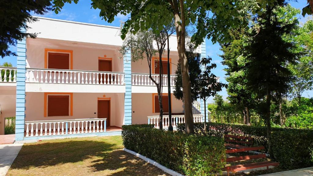 Vila Gridi- Apartamente me Qera - Image 1