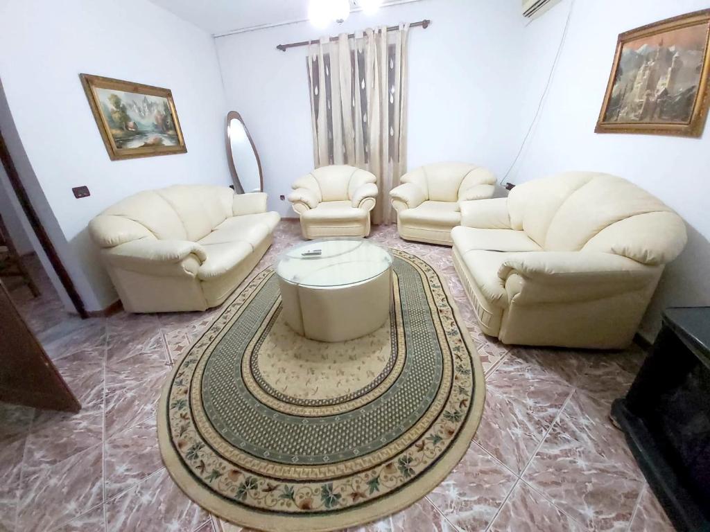 2 bedrooms house with wifi at Berat