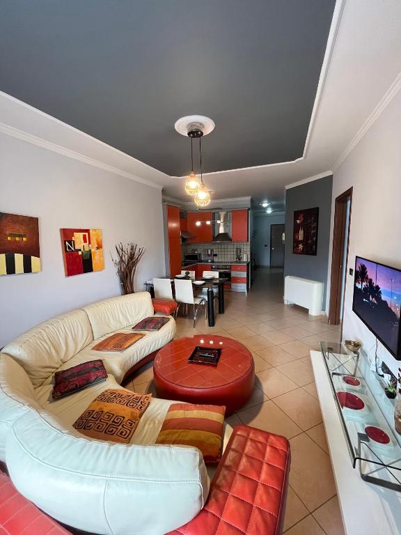 Skanderbeg Square EXPLORER APARTMENTS - Image 1