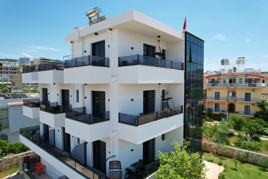 Hotel Eagle - Image 1
