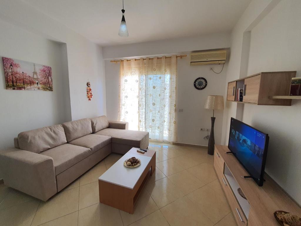 Modern , quiet , family friendly &#038; fully furnished apartment