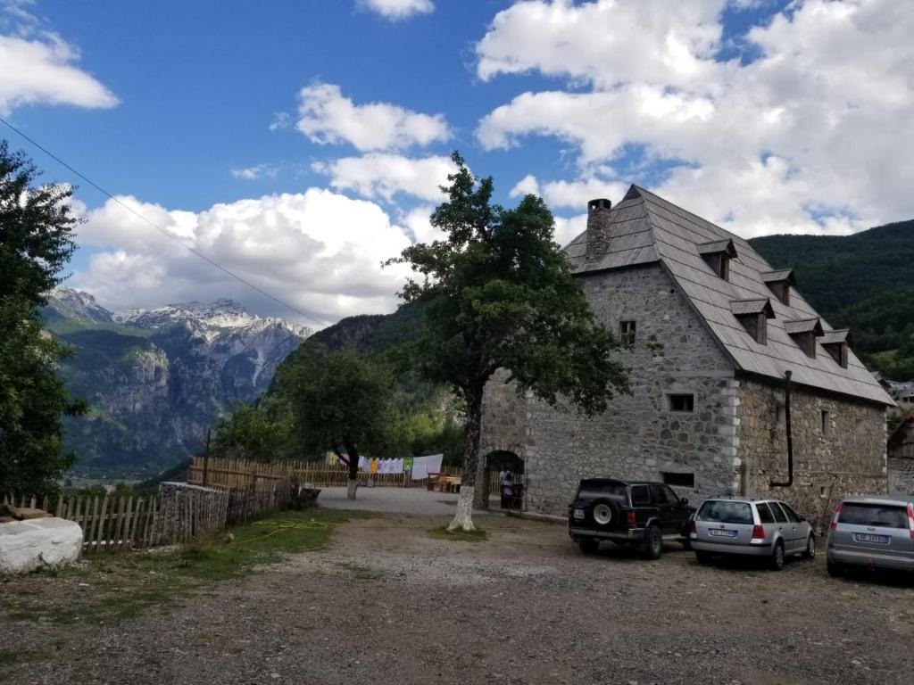 Bujtina Carku - Image 1