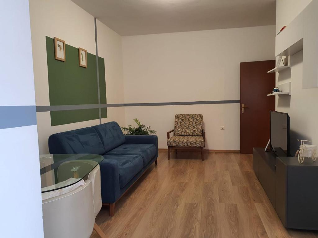 HERIS’S APARTMENT