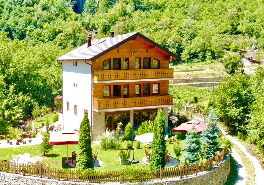 Vila Alexander B&B - Image 1