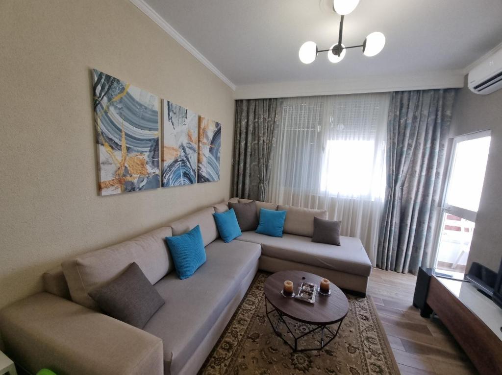 Liam’s Luxury Apartment - Image 1