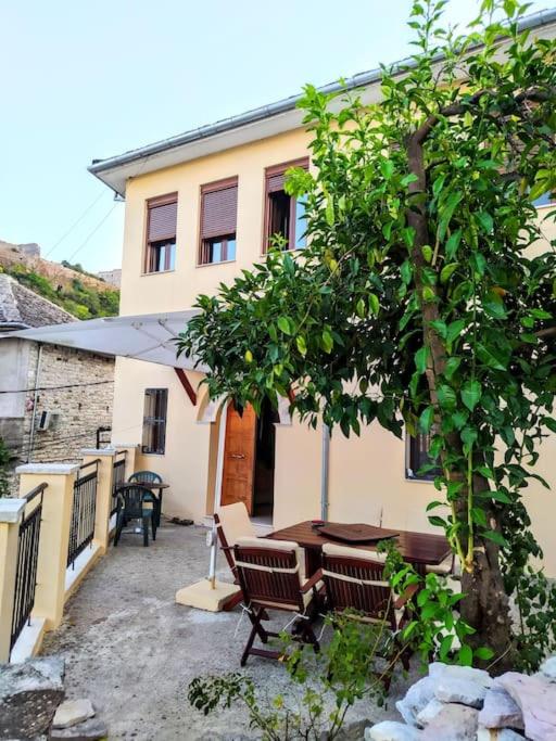 GEORGE’s VILLA - Image 1