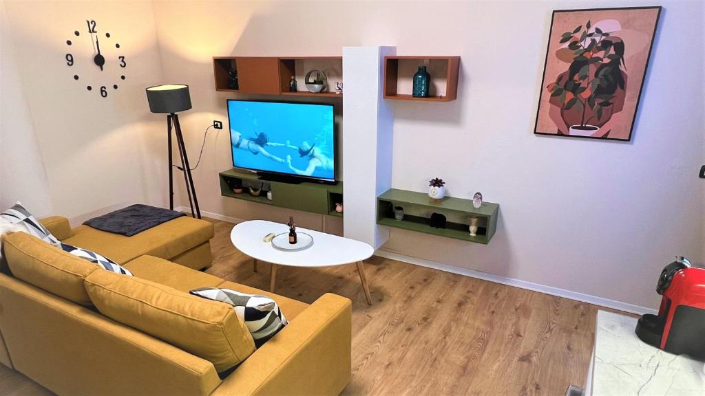 Colorful Comfy Condo CENTRAL Tirana (with Balcony) - Image 1