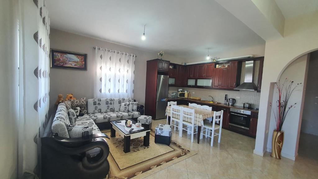 Lëkursi home - Image 1