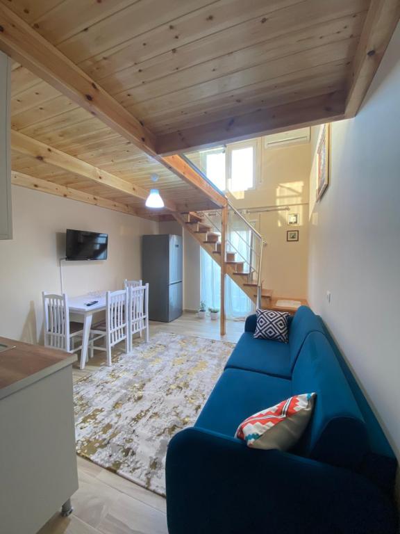 Jon’s Duplex - Image 1