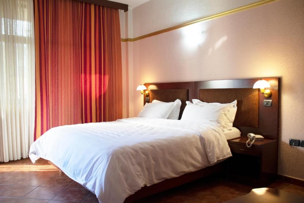 Hotel Elysee - Image 1
