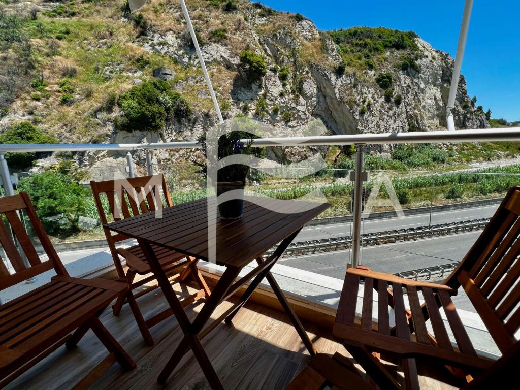 Royal Cliff 504 - Image 1