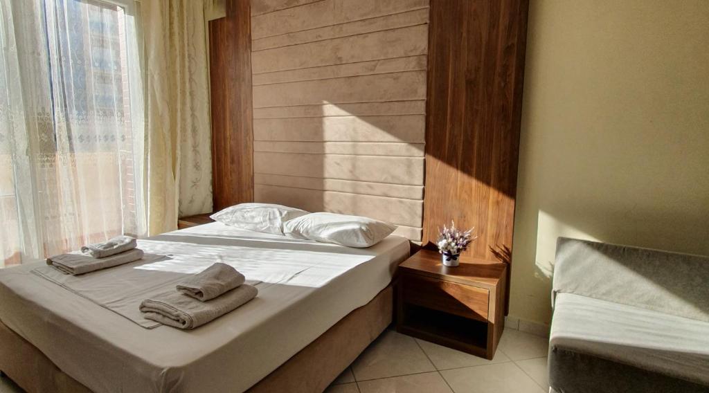 AMMEN Rooms