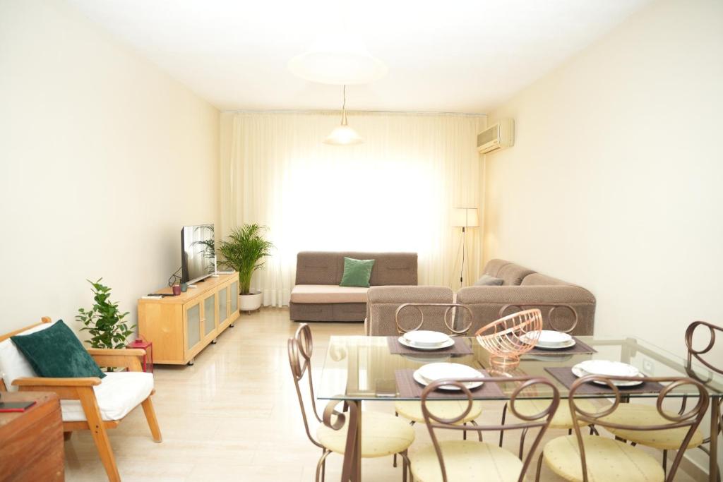 Ogi’s Central Apartment - Image 1