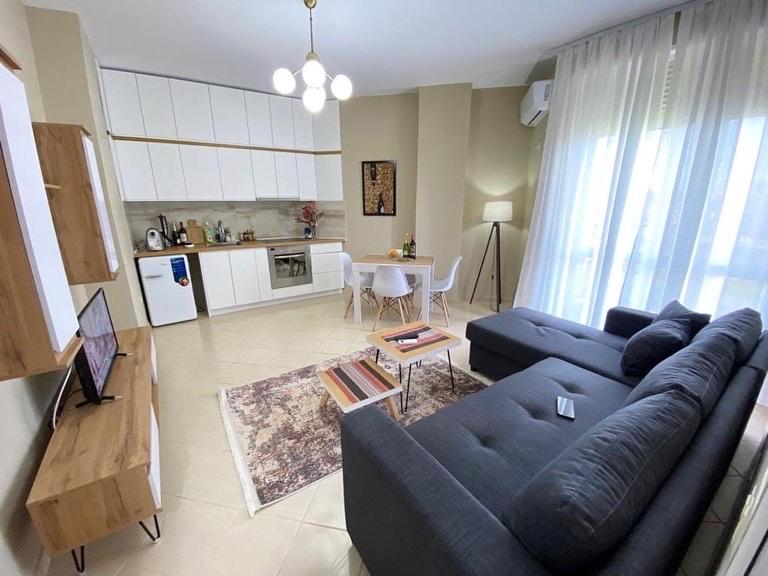 AROL Apartment, Golem