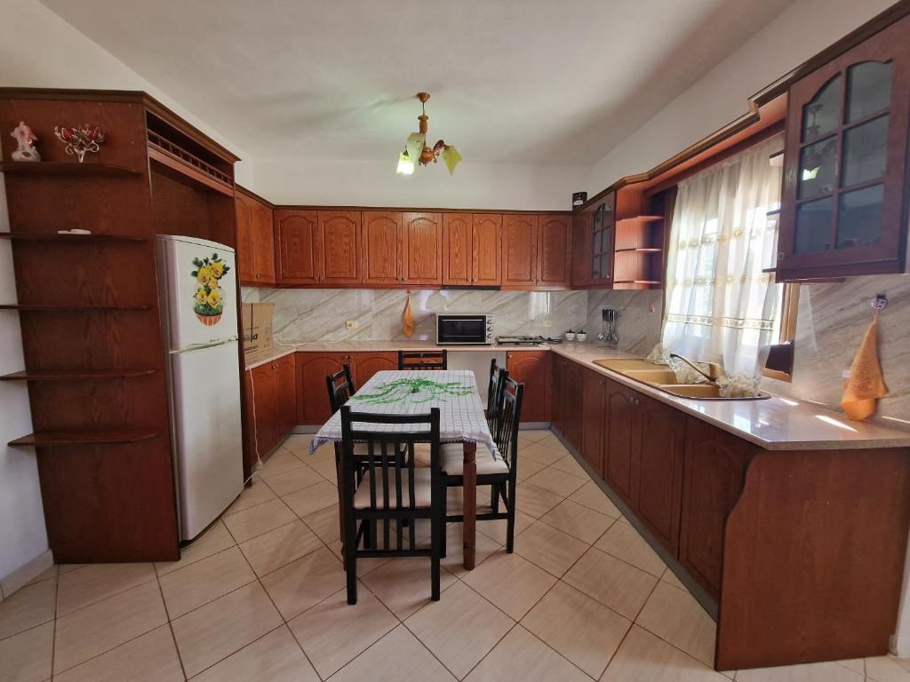 Vila Sefedin - Image 1