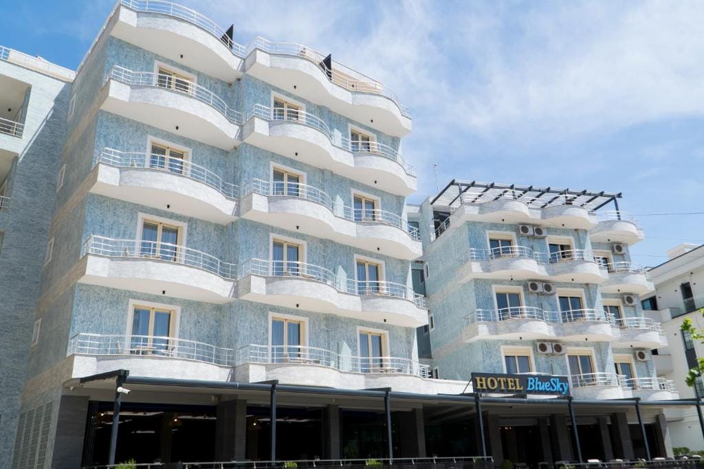 Hotel Blue Sky - Image 1
