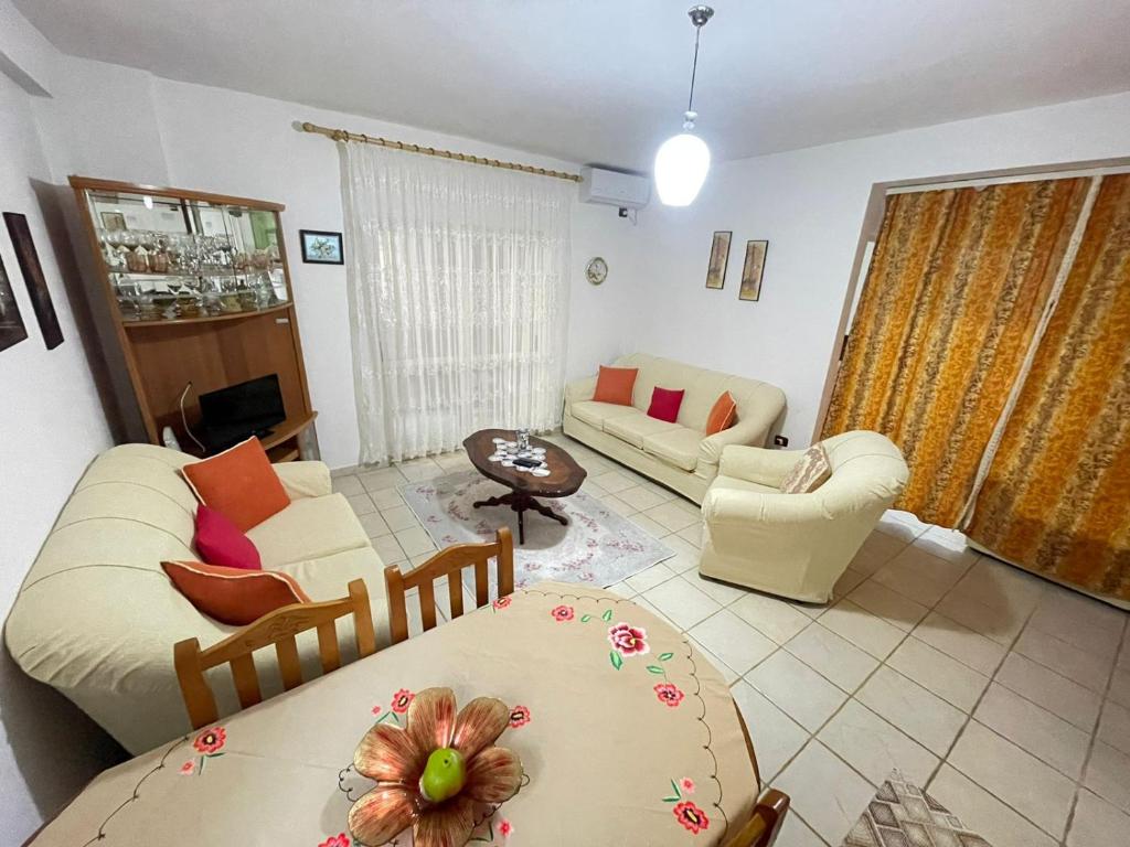 Deni’s Apartment - Image 1