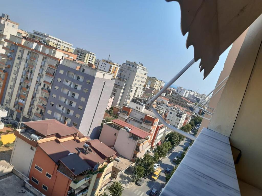 Studio Apartment - Image 1