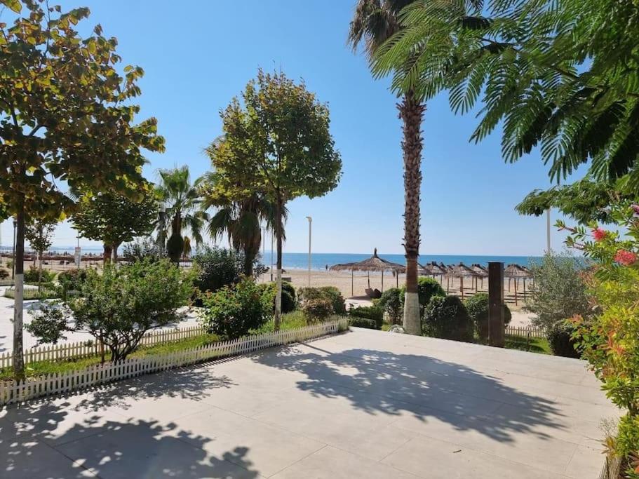 Merville_Beachfront Apartment - Image 1