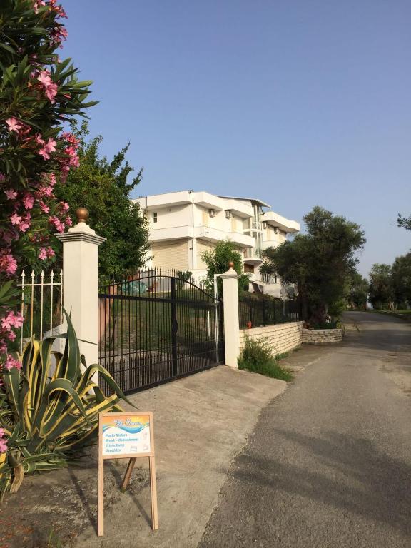 Qerana’s rooms: Corner of nature - Image 1
