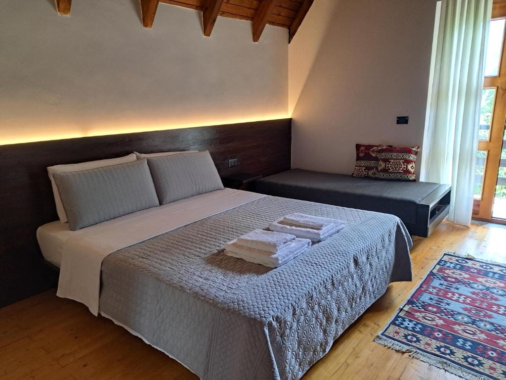 Villa Gjeçaj Guesthouse and Restaurant - Image 1
