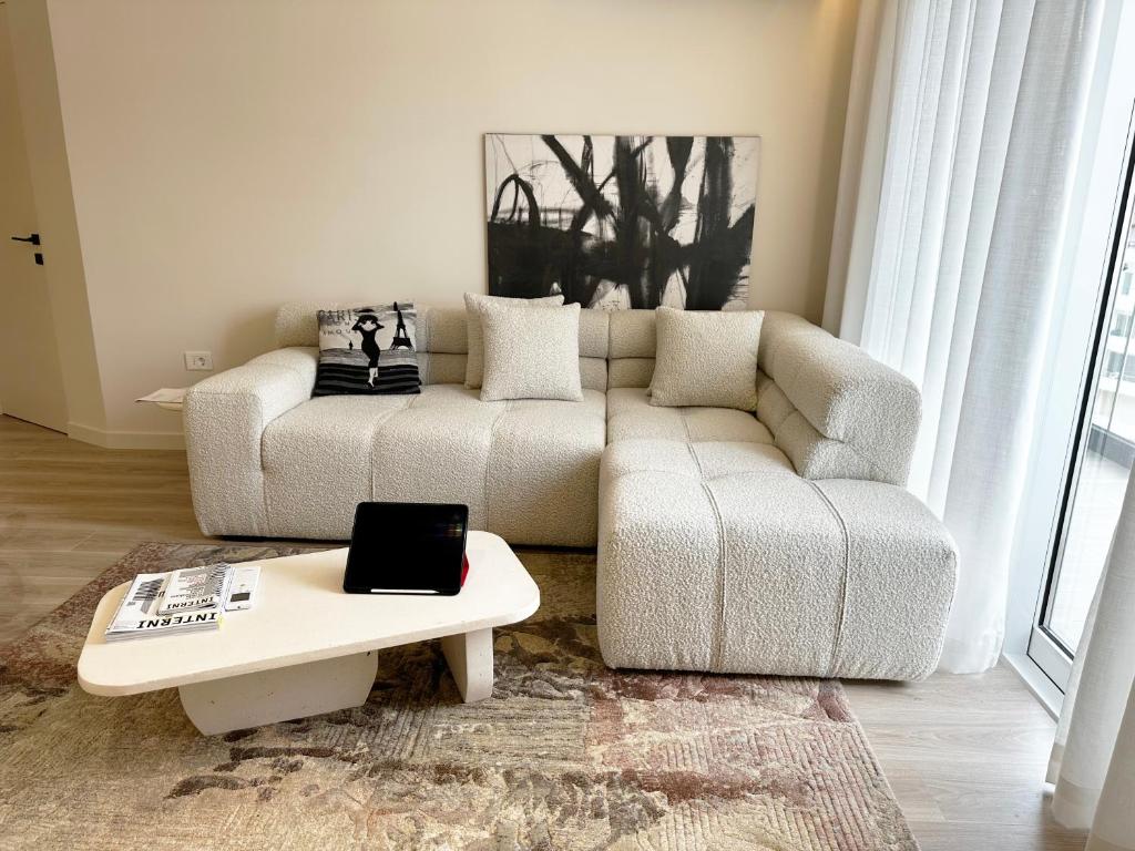 Gaia’s Luxury Apartment - Image 1