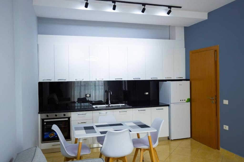 Apartment in Vlorë Kejvi - Image 1