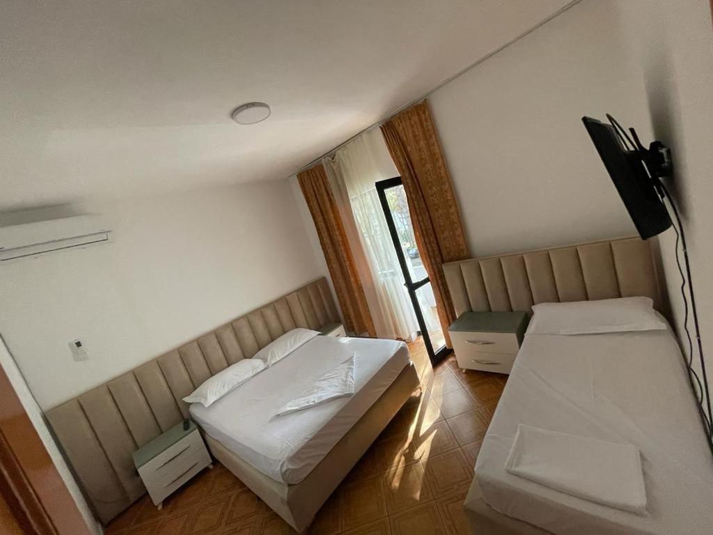 Hotel Ani