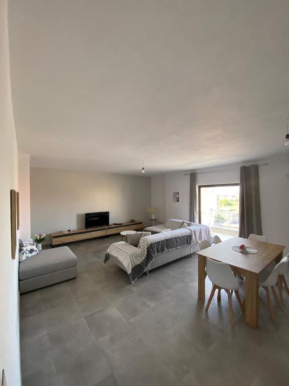 Rajmonda Apartment - Image 1