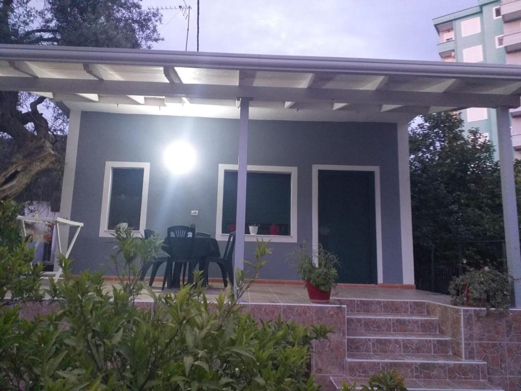 Villa Refi