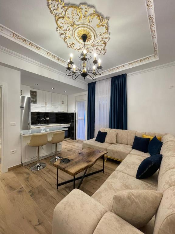 Leonard’s Apartment