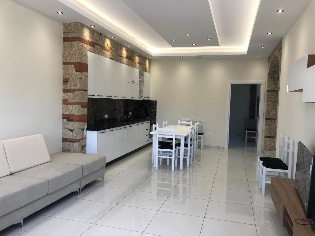 Franco Apartments - Image 1