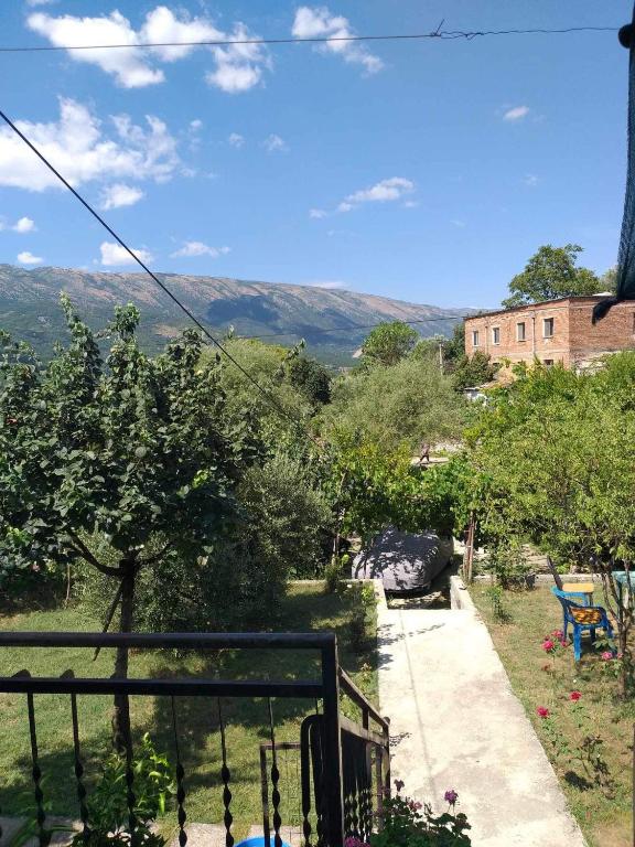 Private village home - Image 1