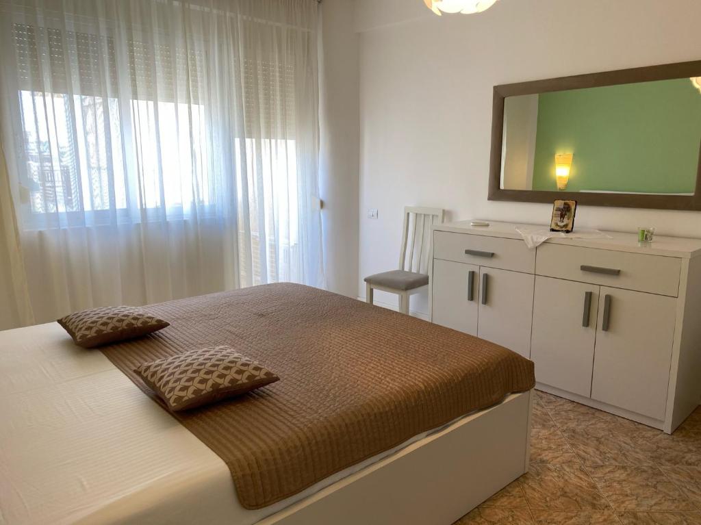 Adelina’s Delux Apartament Durres - Image 1