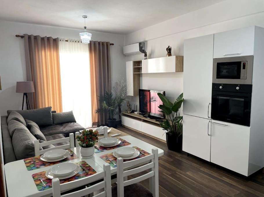 Laurent’s Durres sea apartment - Image 1