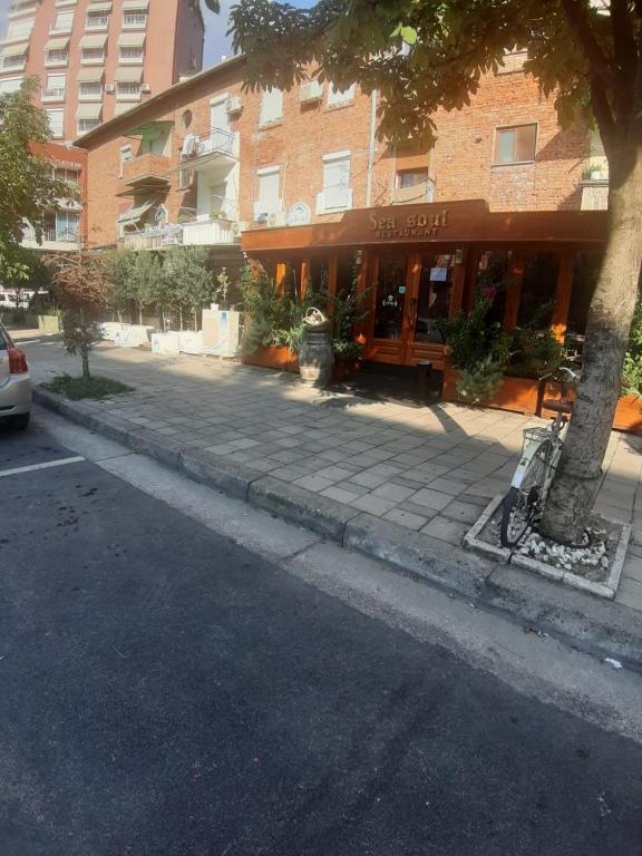 Niku’s Apartment