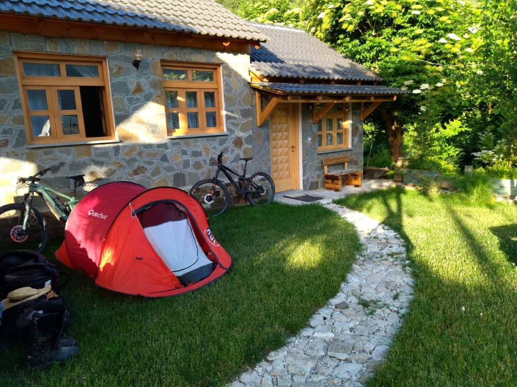 Bujtina Peshtan Guesthouse&#038;Camping