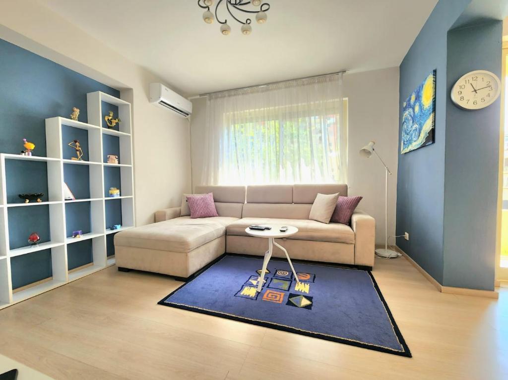 Skanderbeg Flat in Tirana Center - Image 1