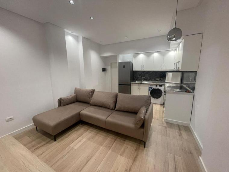 Alle’s Komuna Parisit lux apartment