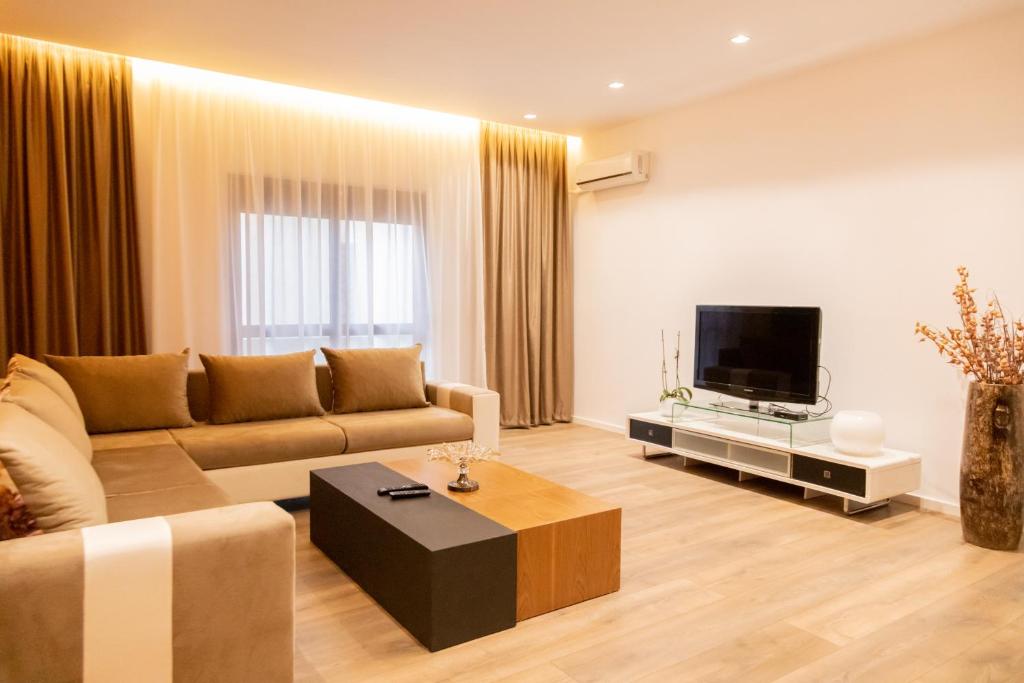 Sk_Grand Apartment - Image 1