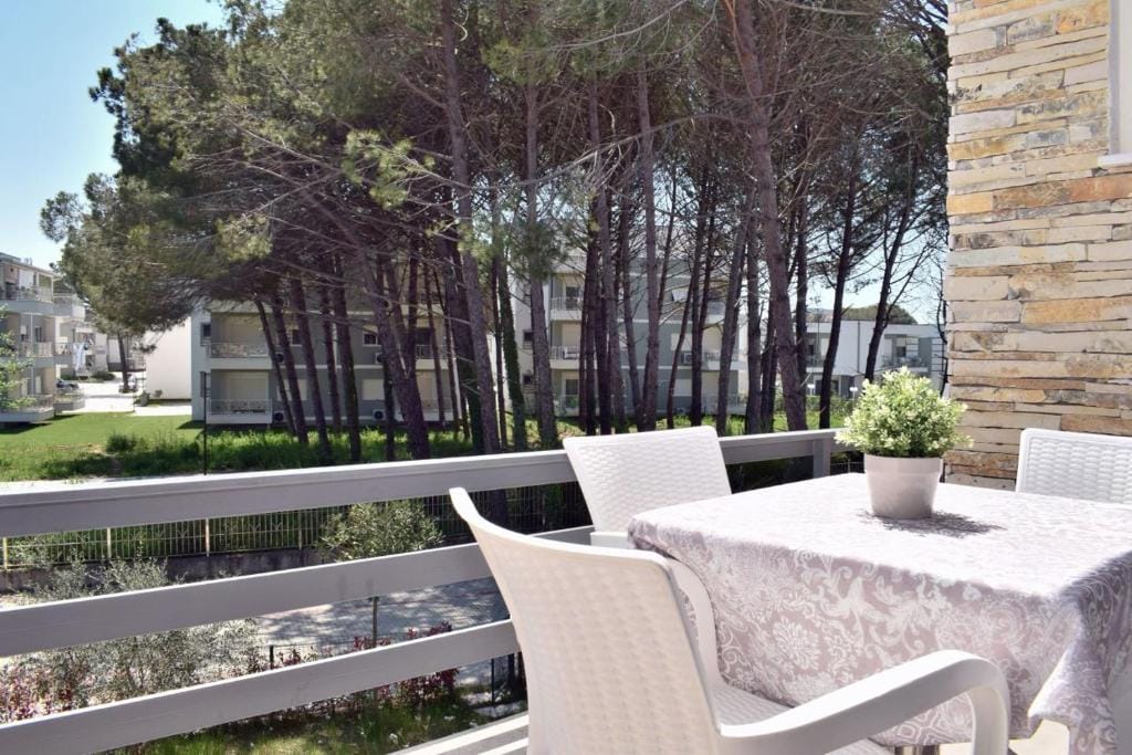 Sunrise Apartments - Image 1