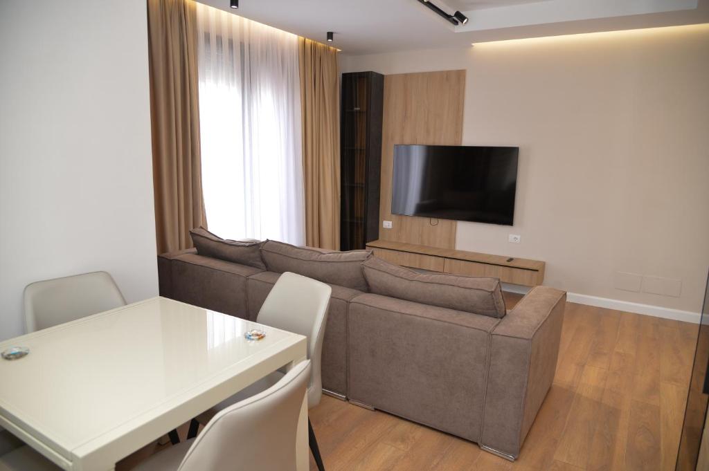 Signature apartment 8